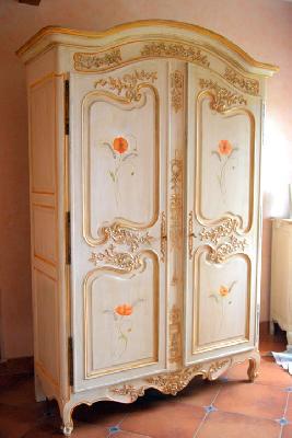 relooking armoire,,armoire d&eacute;cor&eacute;es sur commande, armoires recycl&eacute;es, armoires relook&eacute;es ,decor sur meuble, peinture d&eacute;corative mobilier